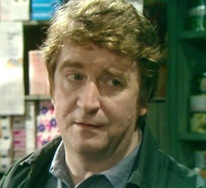 11.Len Fairclough. The major male character of the first 20 odd years. An alpha male figure,his businesses and council work put him at the hub of the community,while his close friendship with Elsie and fiery relationship with Rita were enduring features of those years  #MyCorrie60