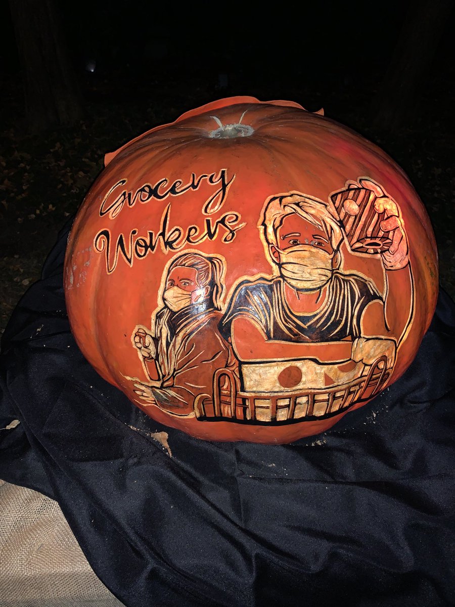 mileageplusmike's tweet photo. @chicagobotanic #Halloween lights. Impressive to see #bessiecoleman as well as #groceryworkers #HealthcareHeroes and #teachers honored in this creative way. Who knew you could carve a 😷 on a 🎃 let alone an ✈️? #safeoutside. #WearAMask. https://t.co/CvOMIMipNI