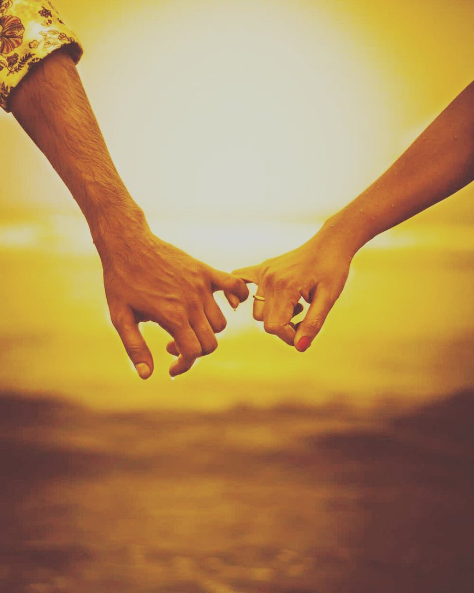 fg666684's tweet photo. صباح الخير💛

 أما بعد . . "اقتبسوا من سناءات الشمس لكم نورًا، وأشرقوا أينما حللتم" https://t.co/0kgh4Xurgi