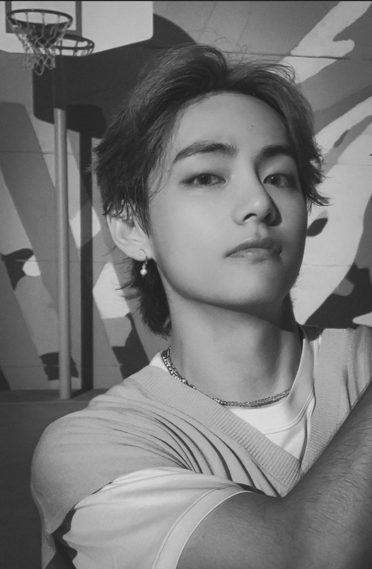 cows3l's tweet photo. B&amp;W Taehyung hits different

#TAEHYUNG https://t.co/9ck7NzLSJH