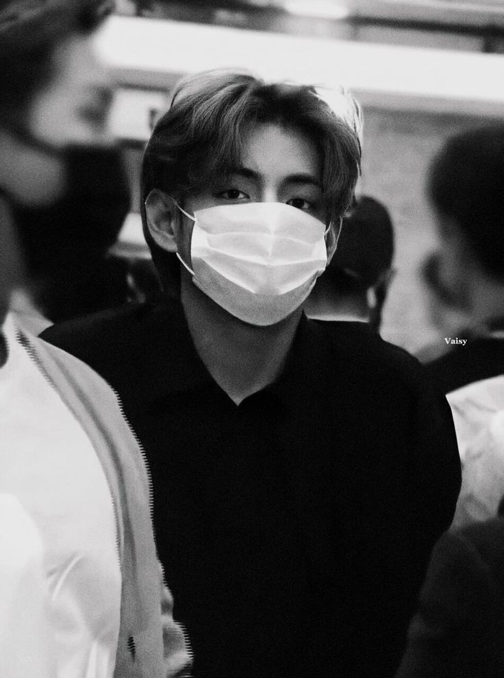 cows3l's tweet photo. B&amp;W Taehyung hits different

#TAEHYUNG https://t.co/9ck7NzLSJH