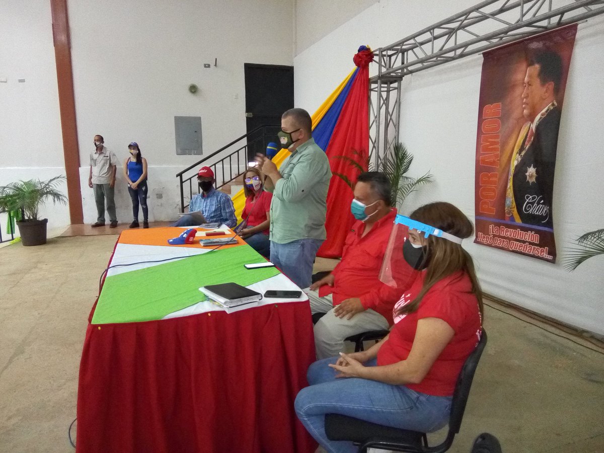 FFMPampanito's tweet photo. Fuerte, Concientes y Disciplinados formamos parte de las diversas actividades políticas en nuestro Municipio juntos a los candidatos de la patria con quiénes rescataremos la Asamblea Nacional y garantizarnos el triunfo dela Revolución Bolivariana.
#VenVamosJuntos6D https://t.co/dplXgFLOy2