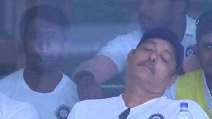 saurabhhhh_____'s tweet photo. Me to other people - subh jldi uthna chahiye health achi rehti hai.

*Also me (at 10am)* https://t.co/bi5Qwaxz4Q