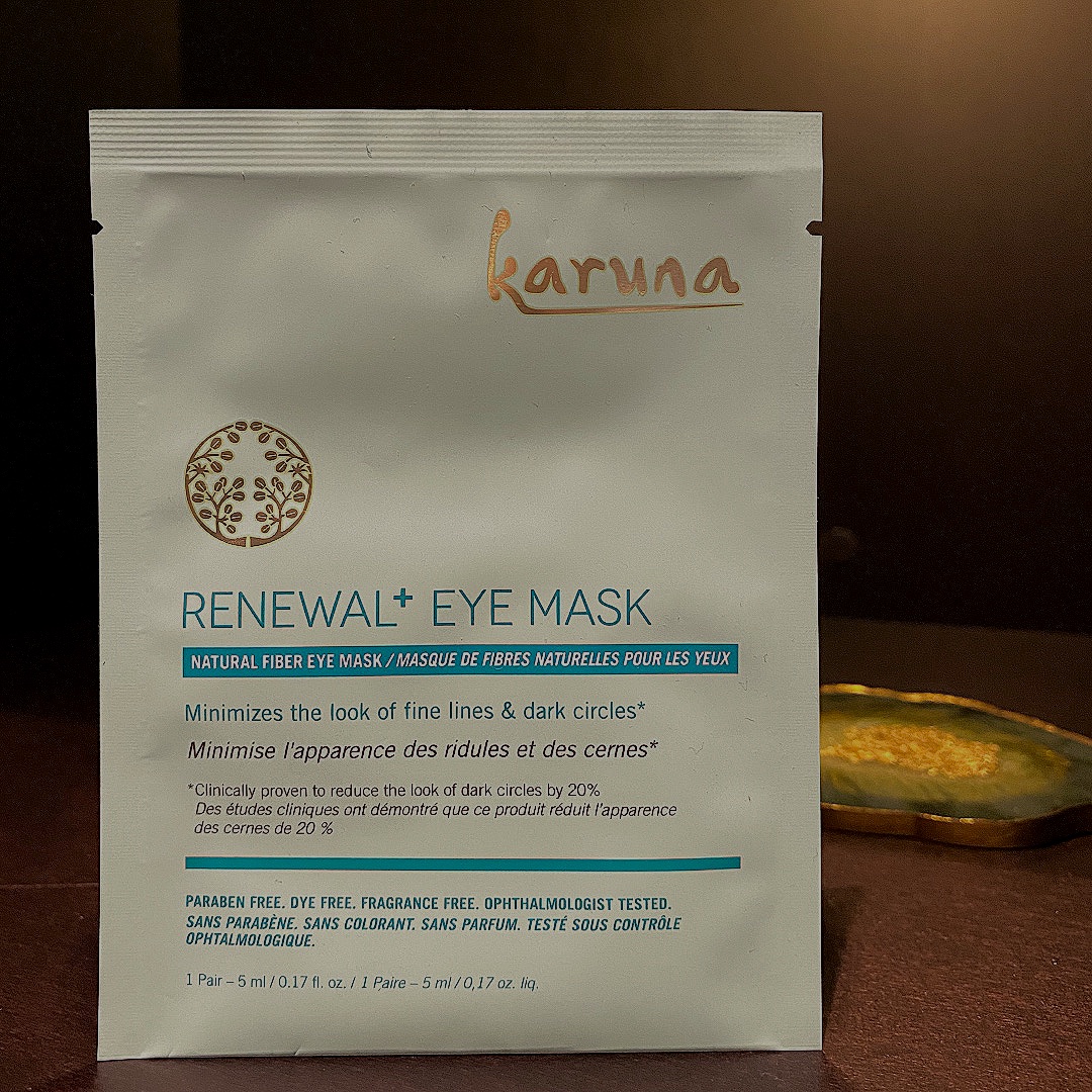 Product Review: Renewal Eye Mask from <a href="/KarunaSkin/">KARUNA</a> 
Overall Rating: 9/10 💚

See the full review on our Facebook and Instagram! 

#cleanbeauty #skincare #greenbeauty #beauty #naturalskincare #crueltyfree #naturalbeauty  #selfcare #karunaskin #glowingskin #organic #cleanskincare