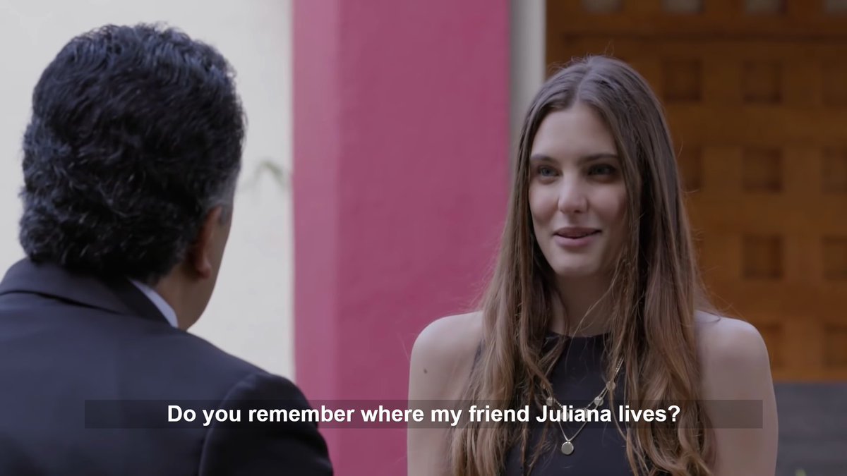 eleventhousands's tweet photo. I love how Valentina has to bribe Alirio with apple pie to get him to take her to Julianaβs house π #richgirlproblems
#JuliantinaFriday https://t.co/7qn4uH5zEP