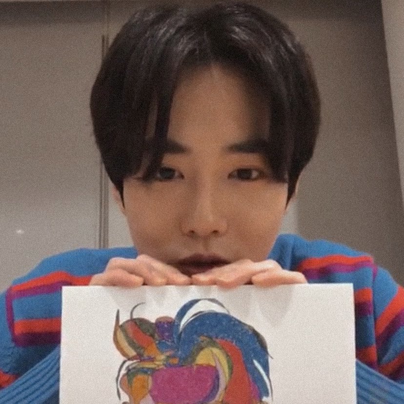 ltsmeSUHO's tweet photo. > 𝑊𝑒 𝑎𝑟𝑒 𝑜𝑛𝑒, ℎ𝑖, 𝐼 𝑎𝑚 𝑆𝑢ℎ𝑜
𝗶𝗻 𝗦𝘂𝗵𝗼’𝘀 𝗽𝗹𝗮𝘆𝗹𝗶𝘀𝘁 #THYSTATION
En una de mis lives, me quedé escuchando a #THYLF porque si es una canción que me encanta. Soy un gran fan de los chicos de @TECHNOClTY btw. Denle mucho amor y apoyo a Ivek https://t.co/OYKTO98hmB