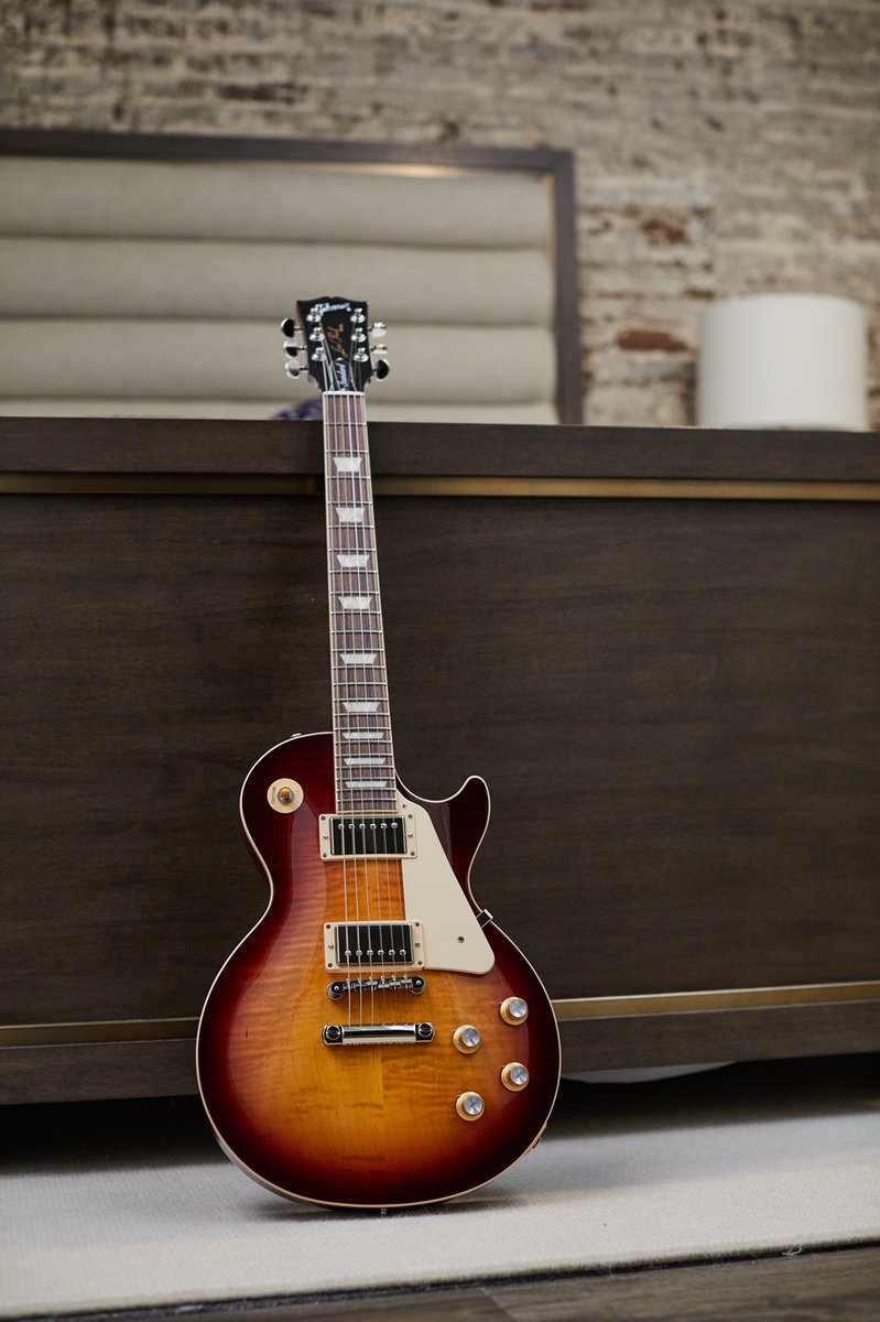 The Les Paul Standard ‘60s in Bourbon Burst has a solid mahogany body with an AA figured maple top, and a slim taper 60's-style mahogany neck with a rosewood fingerboard and trapezoid inlays. #gibson #theoriginal
