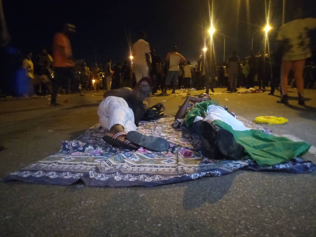 ncbn_ng's tweet image. #EndSars Protesters in Abuja still protesting along the airport road. 

#EndPoliceBrutality #EndPoliceHarassment #AbujaProtests #ReformTheNigeriaPolice