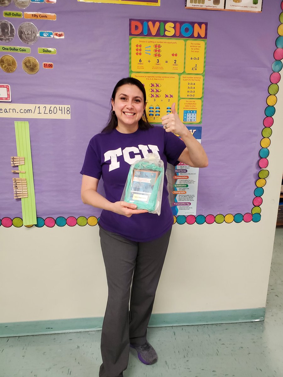 McBeeChapaGarci's tweet photo. CLI Ambassadors got their pins and plaques today!!! @ElementaryMcbee @CLI_AISD @AustinISD #WhyMcBee #buzzworthy https://t.co/5u7rsLbOu3