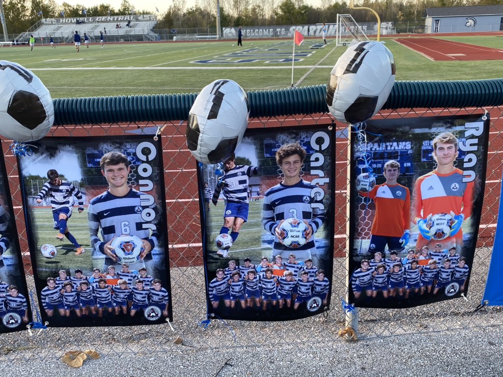 Harris_Mgmt's tweet photo. #FHCSeniorNight2021 for @FHCSoccer! https://t.co/lNpAhQSVpH