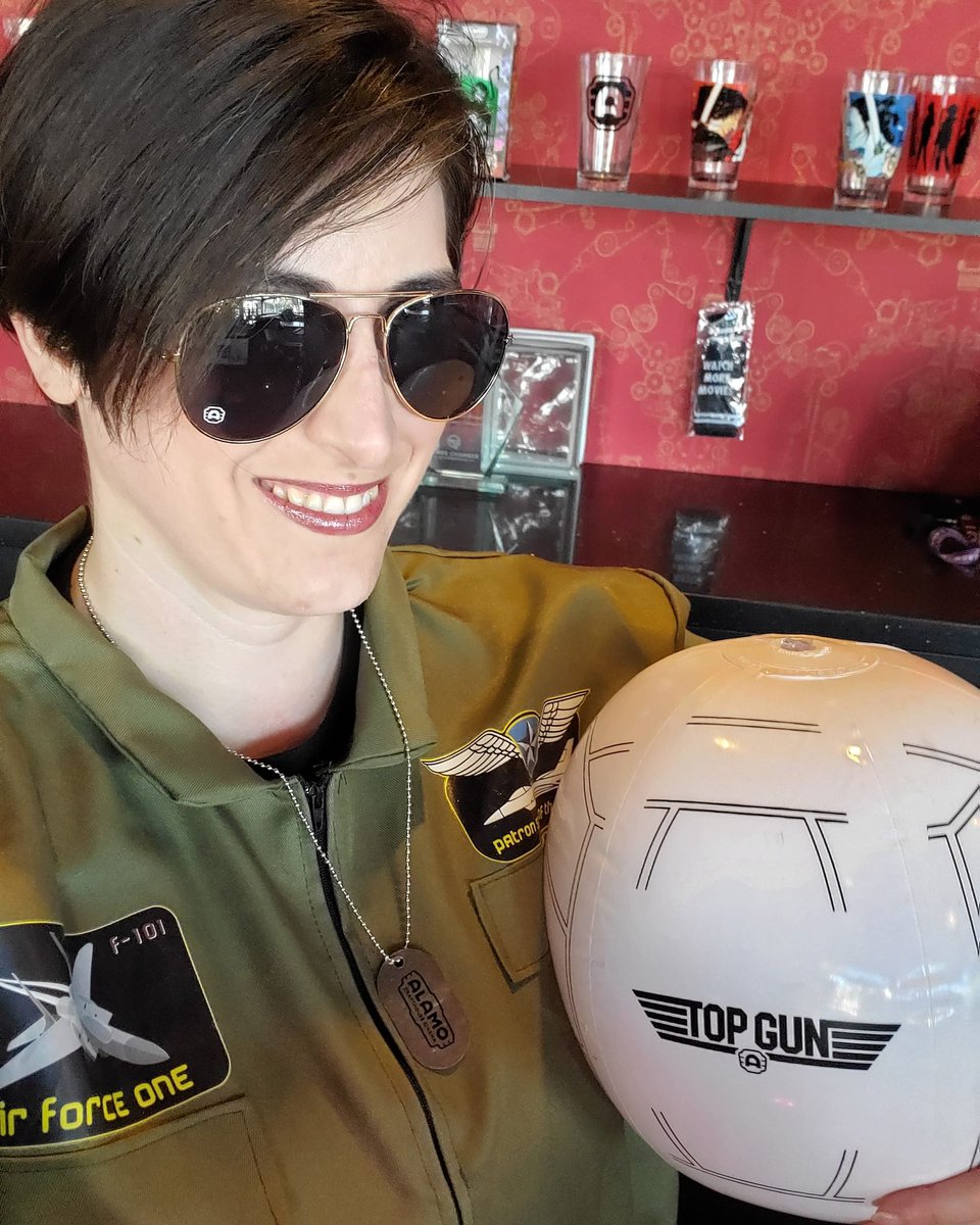 ThatMovieIsFine's tweet photo. Taped a segment at @AlamoPhoenix for @arizonamidday early this a.m. that will air on 10/29. Because it's their Halloween show, I was told to wear a costume!
#ArizonaMidday #AlamoPHX #Halloween #Drafthouse #AlamoDrafthouse #TopGun #Maverick https://t.co/lHcSkNBUD4