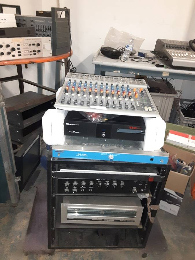 Another random yard sale nearby seems to be at some kind of recording studio.Look at this pile of... mixers? processors? I don't know what this is