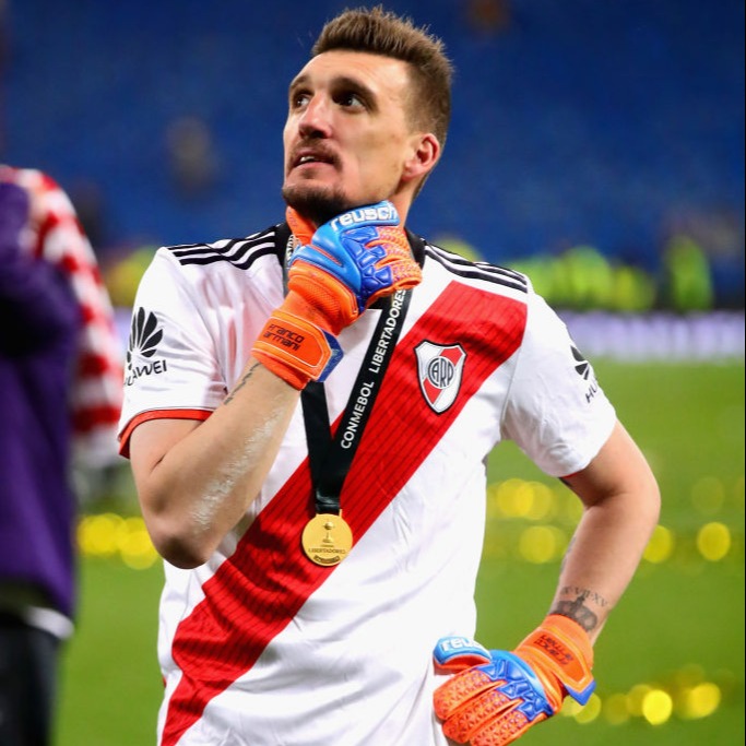 RiverLPM's tweet photo. 🎂🐙 ¿Cuál le queda mejor a Armani?
¡Feliz cumple, Pulpo! https://t.co/39fPQIpNEI