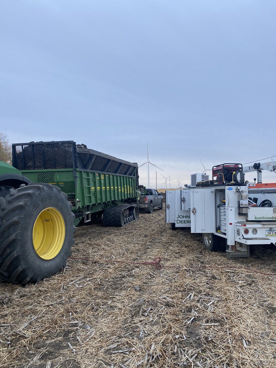 Rehder41's tweet image. @AgriVisionEquip day or night, the Paullina store comes through once again. #keepusgoing