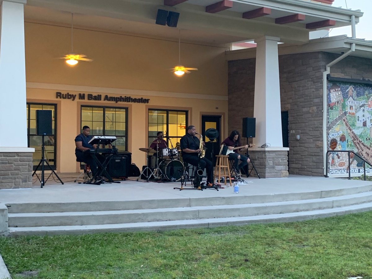 It's a wonderful night for Music in the Park! Grab some dinner and head to Central park or Shady Park for a romantic evening with music and a picnic. Music in the Park Friday and Saturdays from 6-9pm.