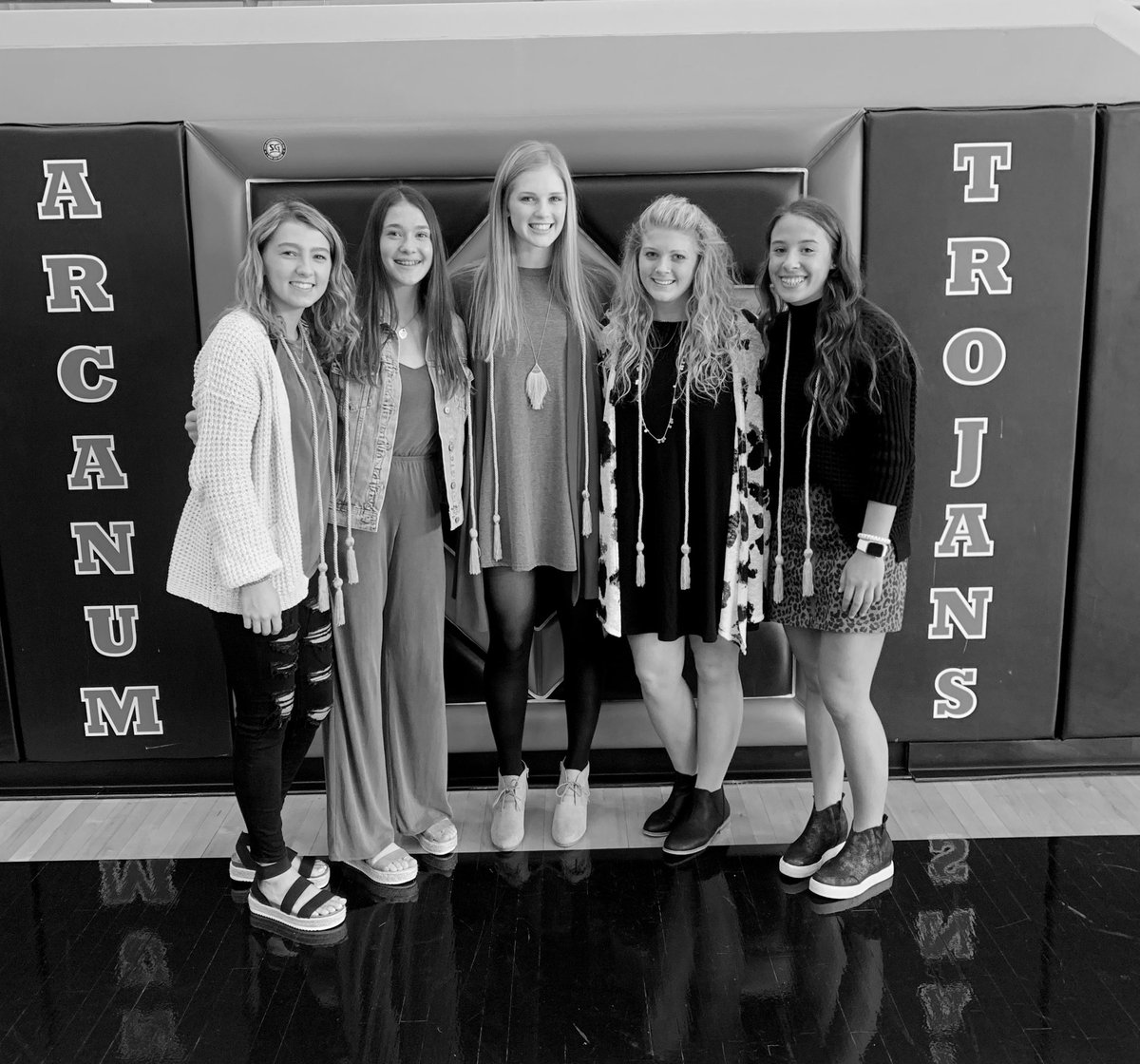 AHSLadyTrojanBB's tweet photo. Congrats to these ladies on getting inducted into the Arcanum National Honor Society today! #morethanbasketball
#almostourtime๐ https://t.co/PfrZweiWd3