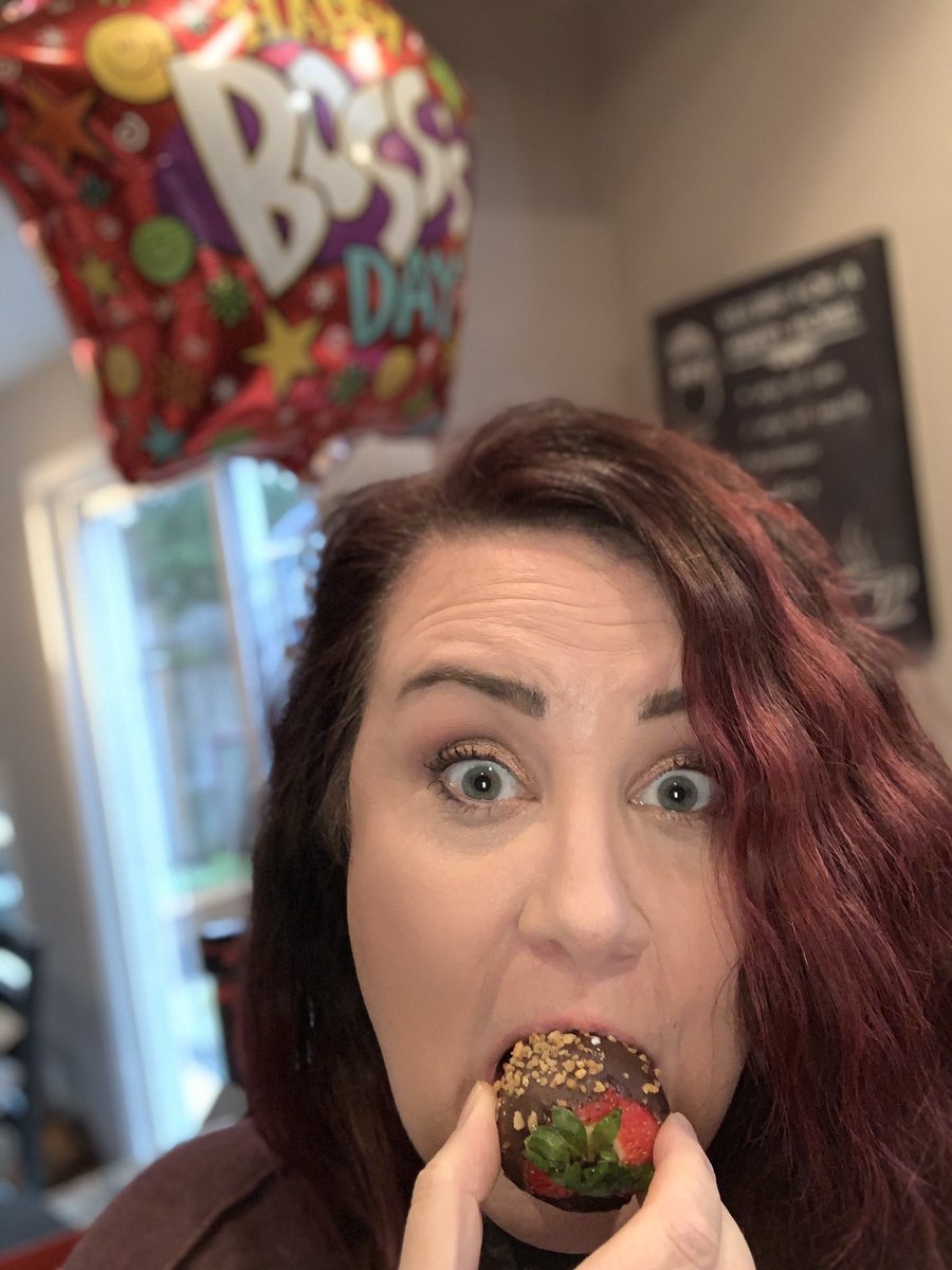 CourtneyBossert's tweet photo. This team knows I love @Bitmoji and they made me the coolest sign with all of them today that I just might have to make into a T-shirt! Felt like a mom getting a hand made card. 🥰
#TeamBOSSome #bossesday #attemployee #LifeAtATT https://t.co/zV0KipXRbQ