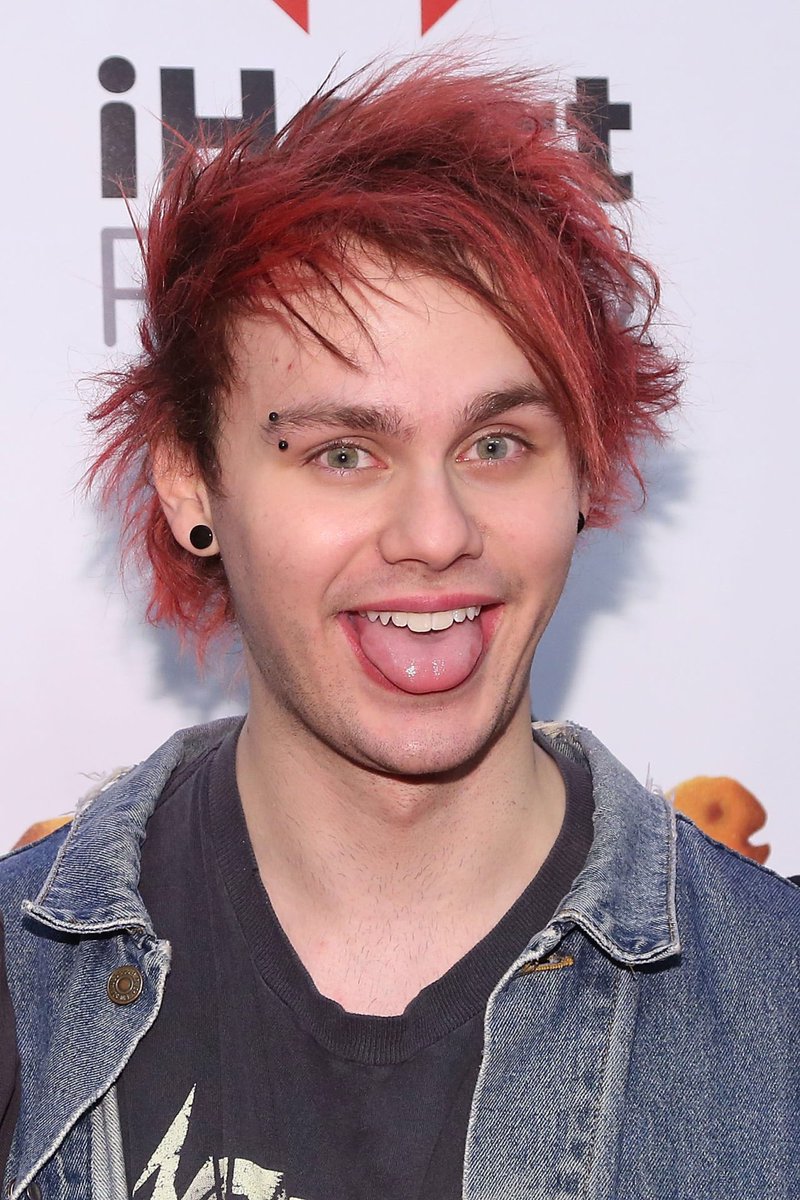 Hey guys! Here’s a simple thread of red hair Michael because I know how much you guys love him! <3