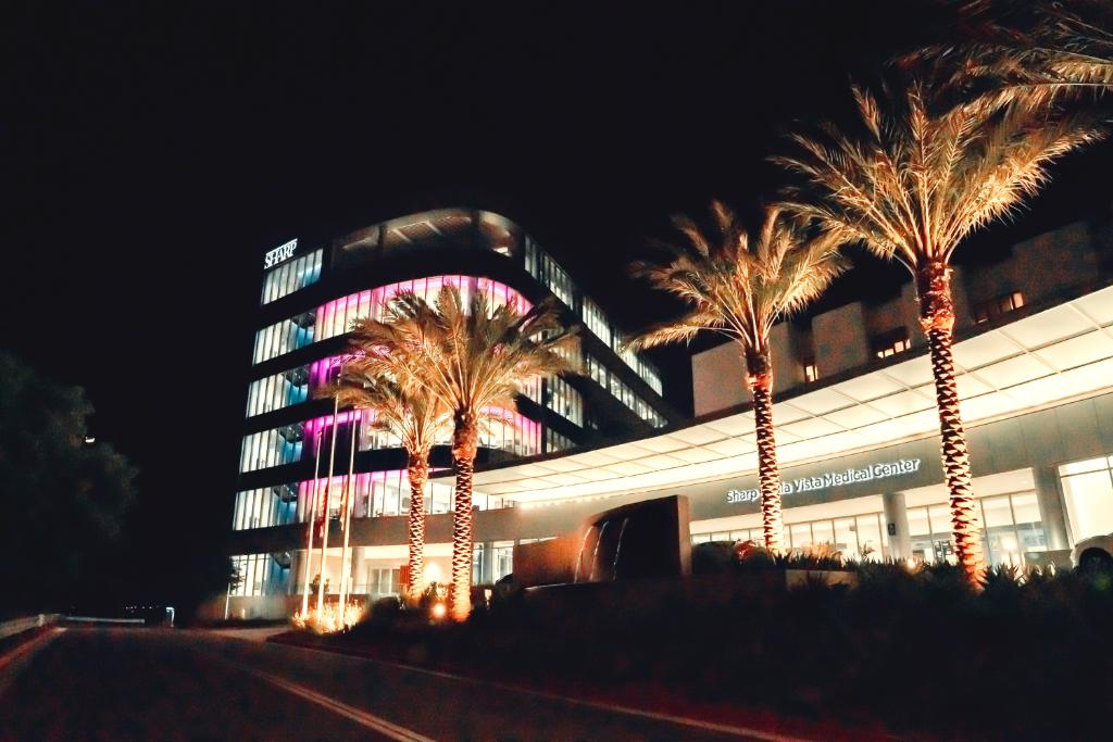 sharphealthcare's tweet image. In honor of #BreastCancerAwarenessMonth and #NationalMammographyDay, our hospitals are pretty in pink. 1 in 8 women will receive a breast cancer diagnosis in their lifetime. Don&apos;t delay – get your mammogram today.