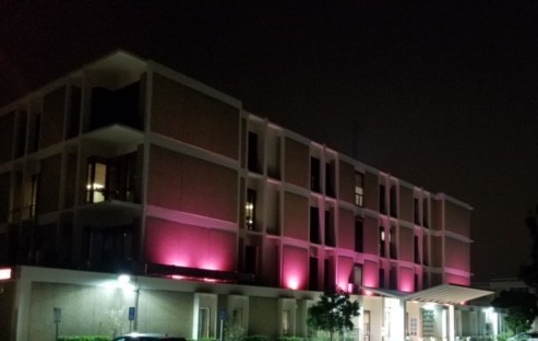 sharphealthcare's tweet image. In honor of #BreastCancerAwarenessMonth and #NationalMammographyDay, our hospitals are pretty in pink. 1 in 8 women will receive a breast cancer diagnosis in their lifetime. Don&apos;t delay – get your mammogram today.