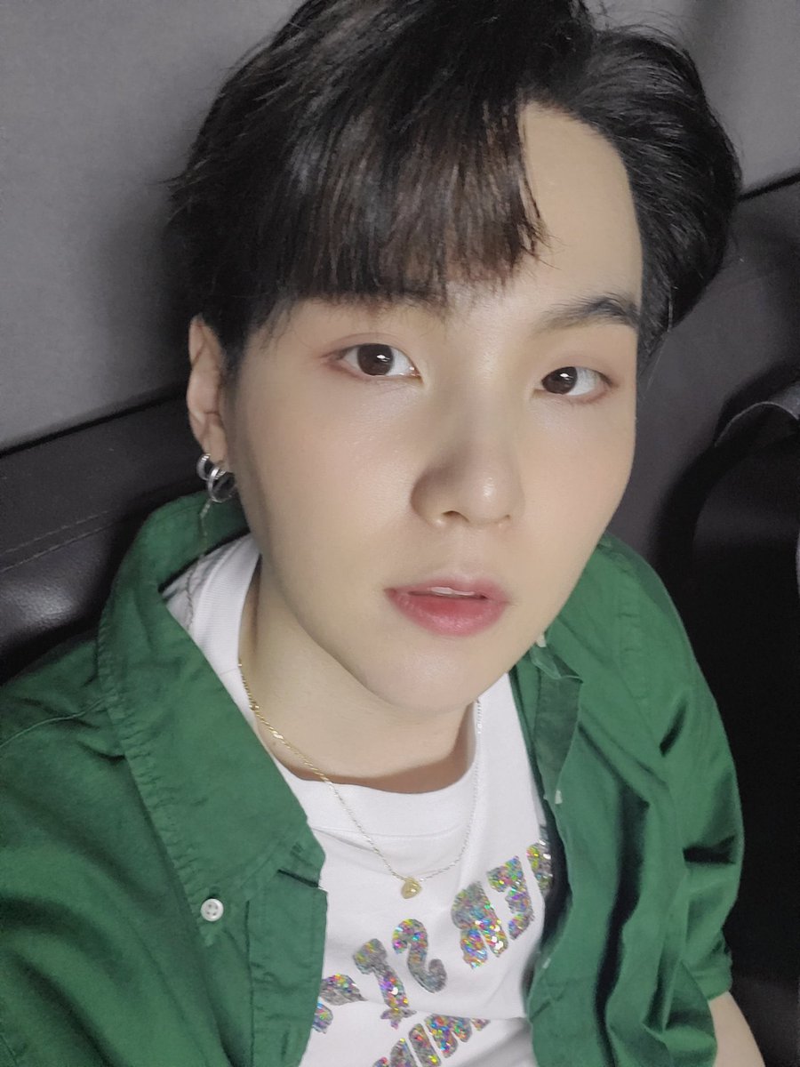 4O4_twt's tweet photo. Mis 4 retoños y yo nos vinimos al #Chieko1stCB ! Mimi lleva tiempo extrañando venir a eventos, así que Matheo y ella complotaron para que los trajera hoy (¿y cómo me iba a negar? mírenlos). Estamos muy emocionados por oír todo City Lights. Fighting Chieko !
#SUGA_404 #CLonWay https://t.co/KedIuHdmsV