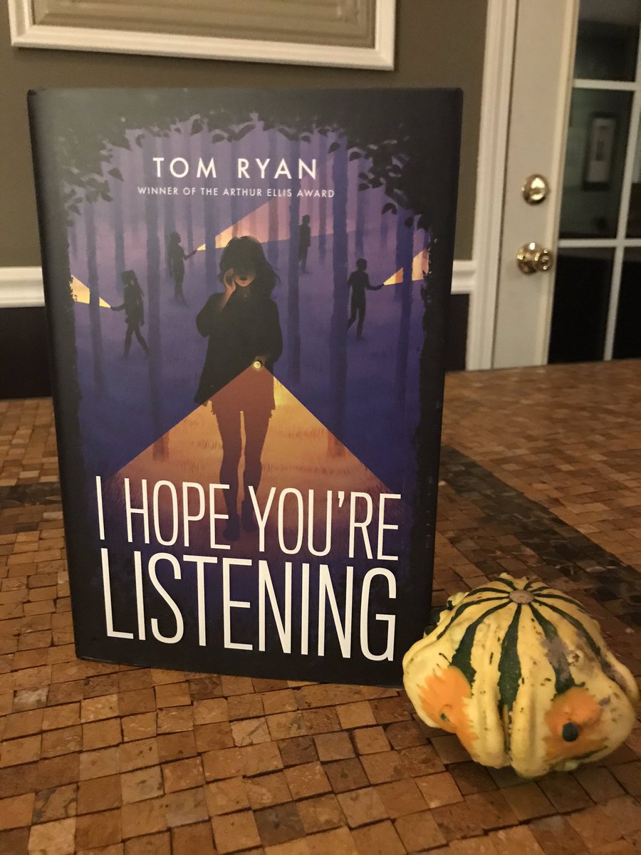 CynthiaSchwind's tweet photo. 🎉🎉Friday Night Raffle🎉🎉Follow author @tomryanauthor&amp; indie bookshop @HipocampoBooks &amp; RT by 6pm 10/17 for a chance to win #IHopeYoureListening💙🎉💙🎉💙🎉💙🎉💙🎉💙@AlbertWhitman #FridayNightRaffle https://t.co/cLQ8u5QzOC