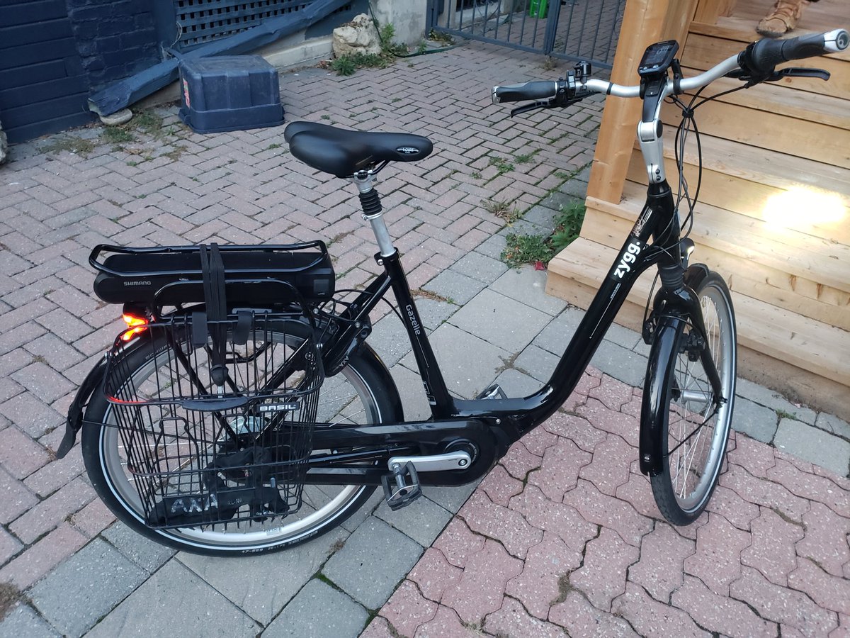 DaveLikesBikes's tweet image. First night of my @ridezygg trial and I&apos;m unsurprisingly hooked on the pedal assist thing - took a quick detour up Jones Ave📈🗻 between errands just for fun before picking up dinner for 5 at #Completo
Nice start

#BikeLocalShopLocal