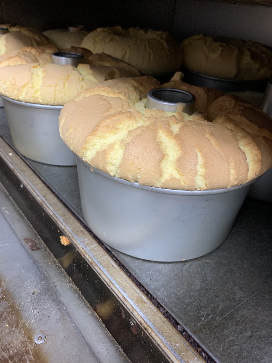 おはようございます🌱

今日も美味しそうに
ふっくらと焼きあがってきた

アンのシフォンケーキ

今日は
豊橋のクックマートユーアイ店にて
催事販売しています🌱

お近くのかたは
ぜひ〜

たくさんの種類を
ご用意して
お待ちしております🌱

#アンのシフォンケーキ
#クックマートユーアイ店