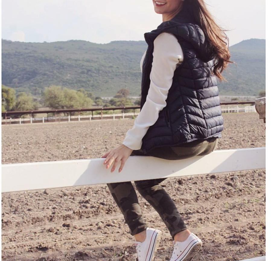 Keep Looking Up.. That's The Secret Of Life. 👗😊 #photo