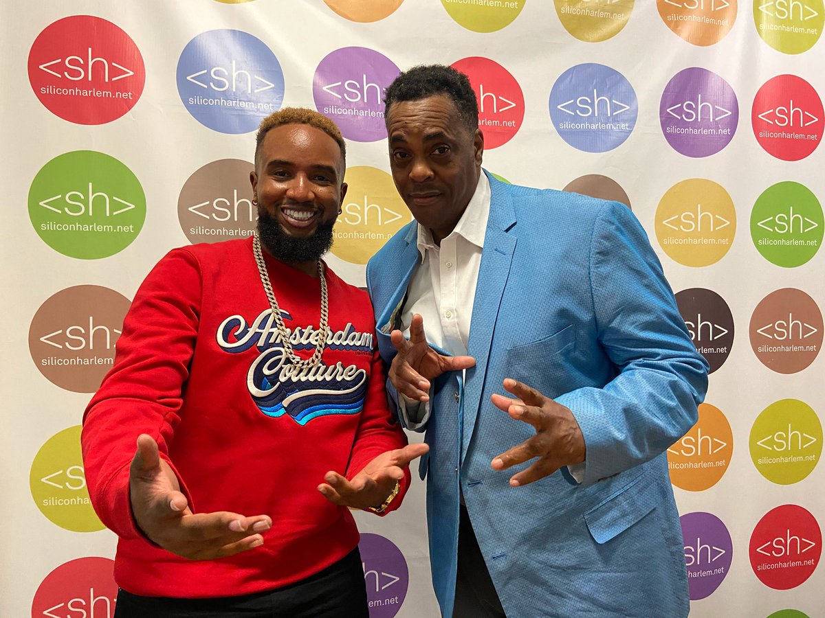 Just wrapped up an amazing interview with  @embertime, one of the co-founders of  @siliconharlem!They’re doing amazing stuff to bring technology to the area of Harlem, and even created their own internet service provider to help the underprivileged get connected online  – bei  Silicon Harlem