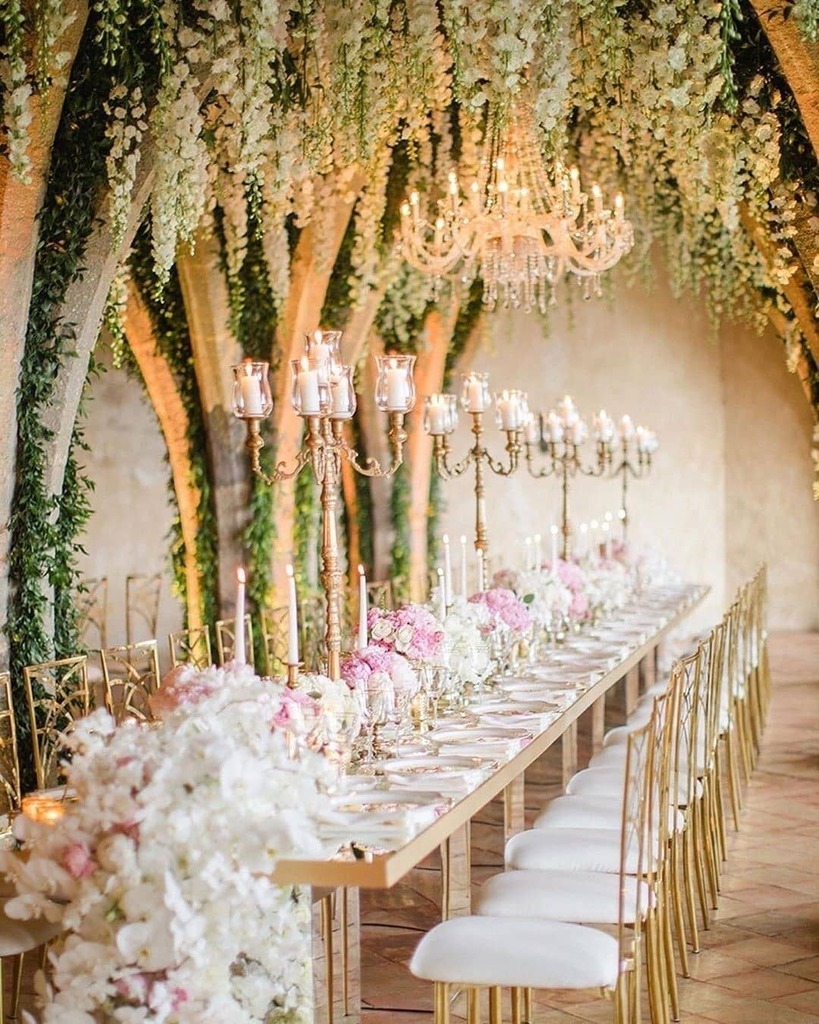 sacksprods's tweet photo. 📸 : @bellethemagazine
The perfect decor for a fairytale affair!
Photo: @sandraaberg
Wedding planner: Diane Kern
Decor/Florals: @malafrontefiori
Venue: @villacimbrone
.
.
.
#sacksproductions #receptiondecor #tabledecor #tabledesign #weddingrecption #luxurywedd… https://t.co/jNilrMpRe4