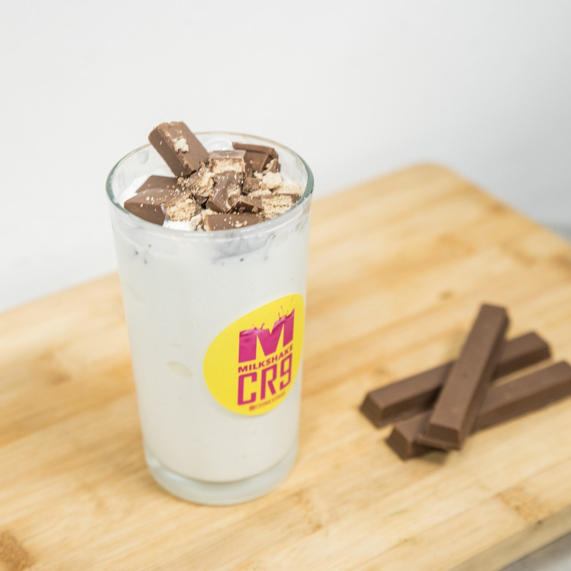 Malteada con topping de Kit Kat. Muchas adiciones disponibles para ti.

Pide por
Rappi
Ifood
3006547711

#CR9Milkshake #Malteada #Milkshake #Postre #Barranquilla #KitKat #Topping #Restaurante #Food #Comida #Break #IceCream #Colombia