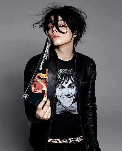Photos of Gerard that are gender: a thread