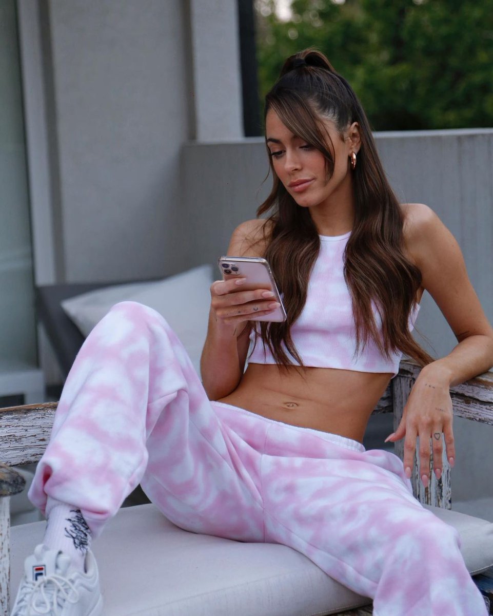 HollywoodRecs's tweet photo. 💞 @TiniStoessel is a Saturday MOOD. https://t.co/mGGAkbff5b