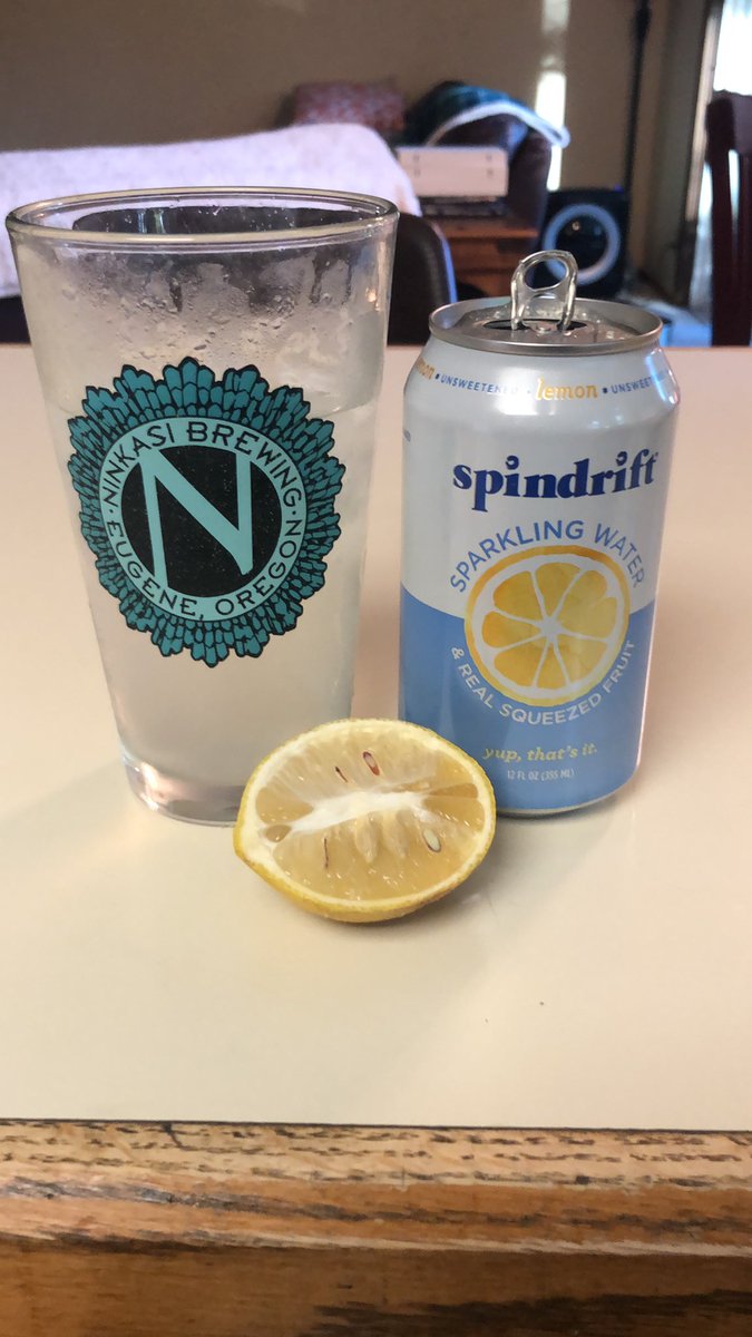 RyanAndersonAgt's tweet photo. @johnnygotm Kettle one, Lemon Spindrift &amp; fresh, squeezed lemon. Not bad. 🤷🏻‍♂️ https://t.co/sZZz71vSFG