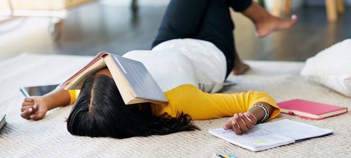 chanrmnd's tweet photo. Me every time I try to study: https://t.co/yAPGOQYfaG