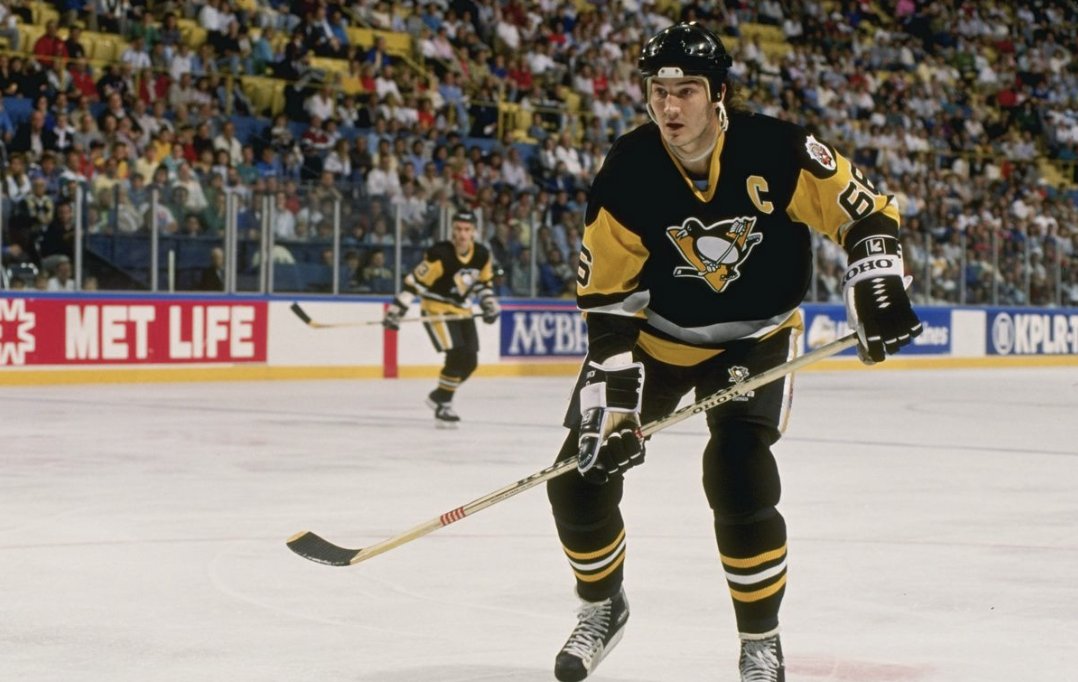 4) Mario Lemieux would go on to have a 17-year NHL career, cementing himself as one of the best players in hockey history.In total, Lemieux scored over 750 goals and had 1200+ assists — winning the Stanley Cup in '91 & '92.The craziest part?That's only half the story.