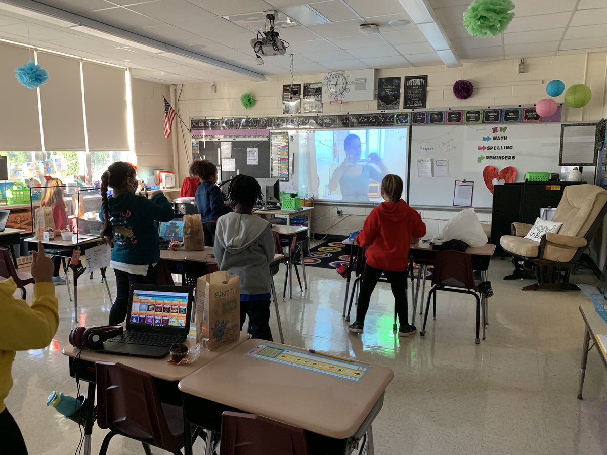 Maryann Holmes (@maryannmholmes) on Twitter photo Ss enjoying OTES Staff Video for Week of Respect #OTESPride @TiaSmock <a href="/OTES_Counselor/">Samantha Wild Whalen</a> Ss enjoying OTES Staff Video for Week of Respect #OTESPride @TiaSmock <a href="/OTES_Counselor/">Samantha Wild Whalen</a>