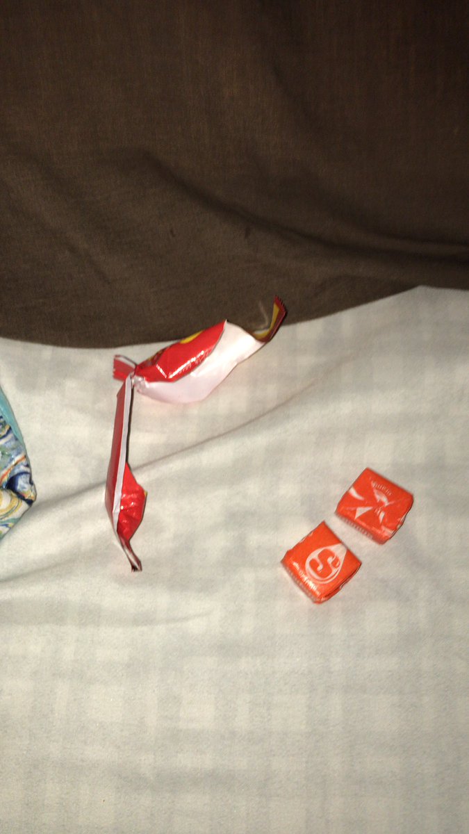 Goopisloopi's tweet image. Pain.