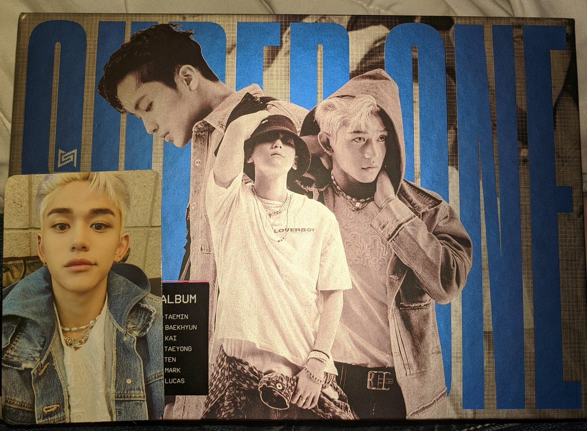 merryfail97's tweet photo. @texgos I got my album! Thank you for holding this GO 🖤💙🖤 #texGOproofs https://t.co/v8Hd8XZ70p