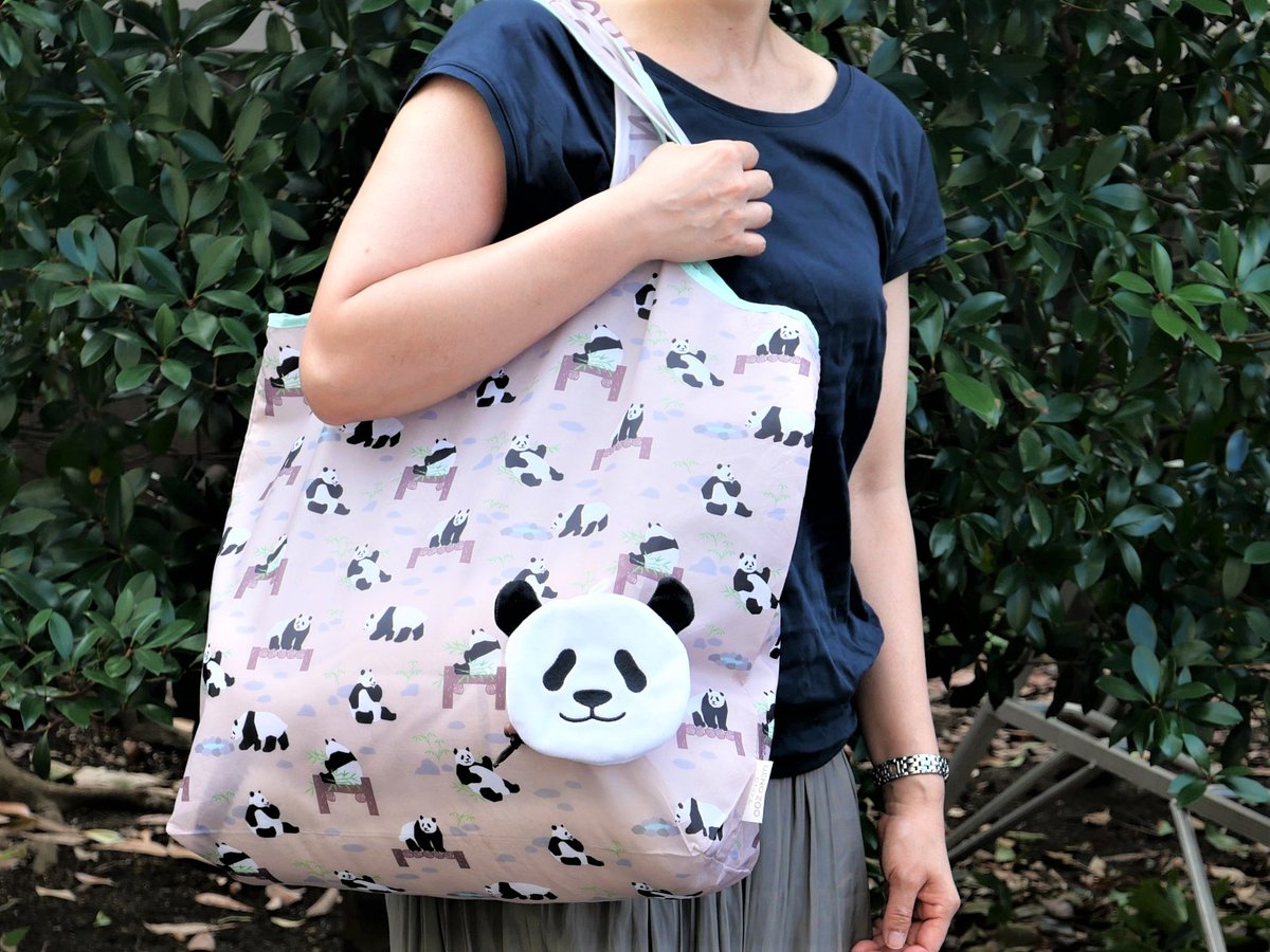 上野動物園　パンダ　アップサイクルエコバッグ 松坂屋上野、パンダの屋外広告幕を使ったエコバッグ。上野パンダ