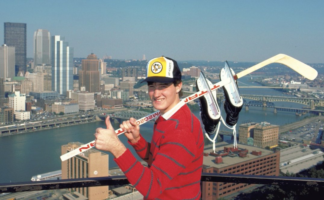 1) Similar to other children in his hometown of Montreal, Mario Lemieux fell in love with hockey from a young age — three to be exact.Whether it was day or night, chances were that you would find Mario and his brothers practicing at their homemade ice rink.