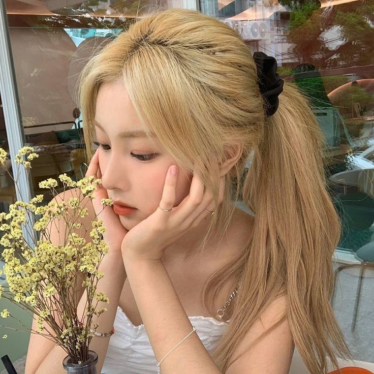 buddnie's tweet photo. good morning, earthlings! ada yang mau sarapan bareng?🌤👋 https://t.co/H7IBRzPUuk