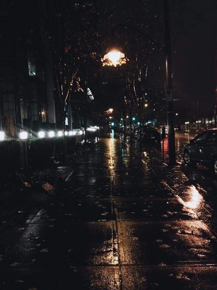 sqr4545's tweet photo. دعنا نمشي هُنا في الثالثة فجرًا ونتحدث عن الحياة.🖤
Let's walk here at 3 am and talk about life. https://t.co/y8BPr4D4Ti