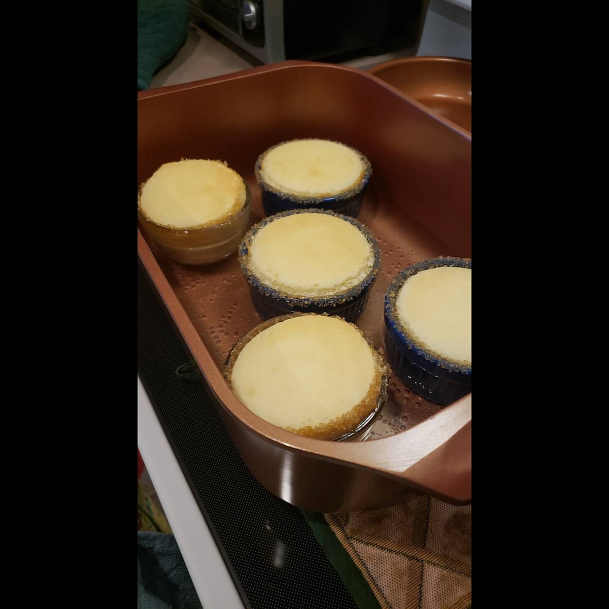 Demri_18's tweet photo. My first attempt at baking Soufflés was a success!!!😁🎉
I have a few things to do better next time, but can't wait to keep practicing & perfecting such a delectable dish amongst countless others.😅😋
#baking #beginnerbaker https://t.co/tkY5MNHPuj