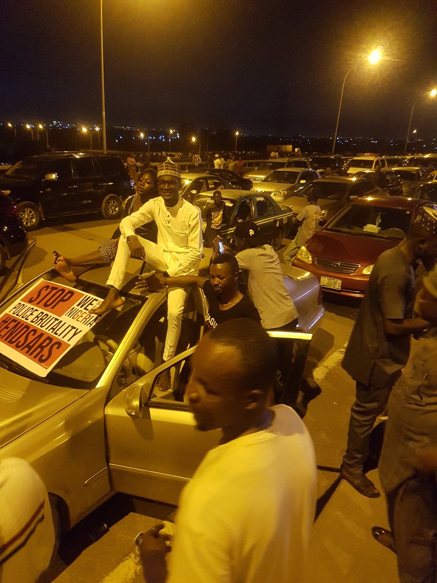 I love to see this, I love to see us want a better living. You guys earn my respect ❤️🇳🇬✊🏿
#AirportRoadProtest