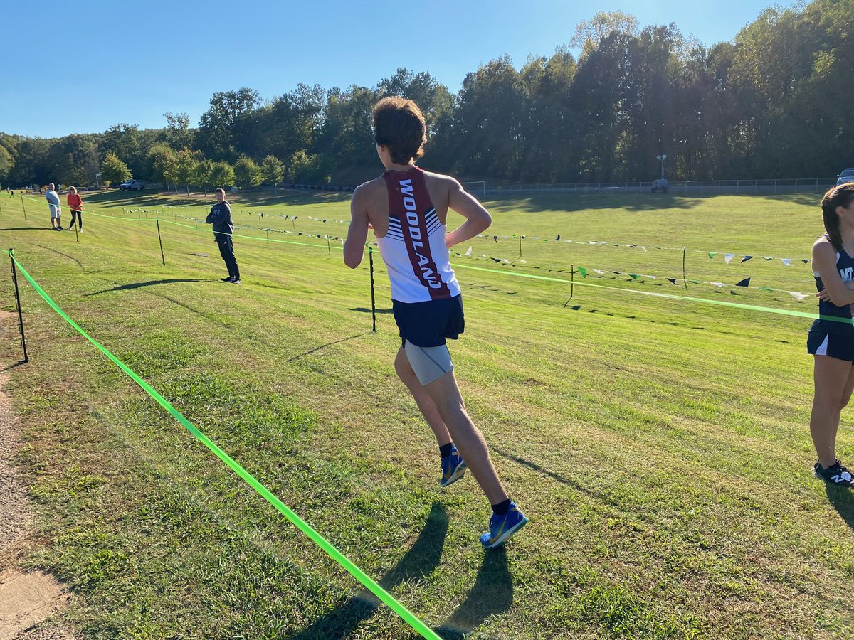 JacksonPaulBaer's tweet photo. Noah beat his PR by .4 seconds as the clock turned out to be 10 seconds off. He got 8th overall, and his team won 👊#crosscountry #running #lovemyfamily #lovemykids @Kirsta_Rae https://t.co/aLJAcXariF