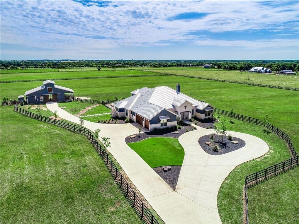 barndominium_us's tweet photo. Texas https://t.co/UEQIedFn42