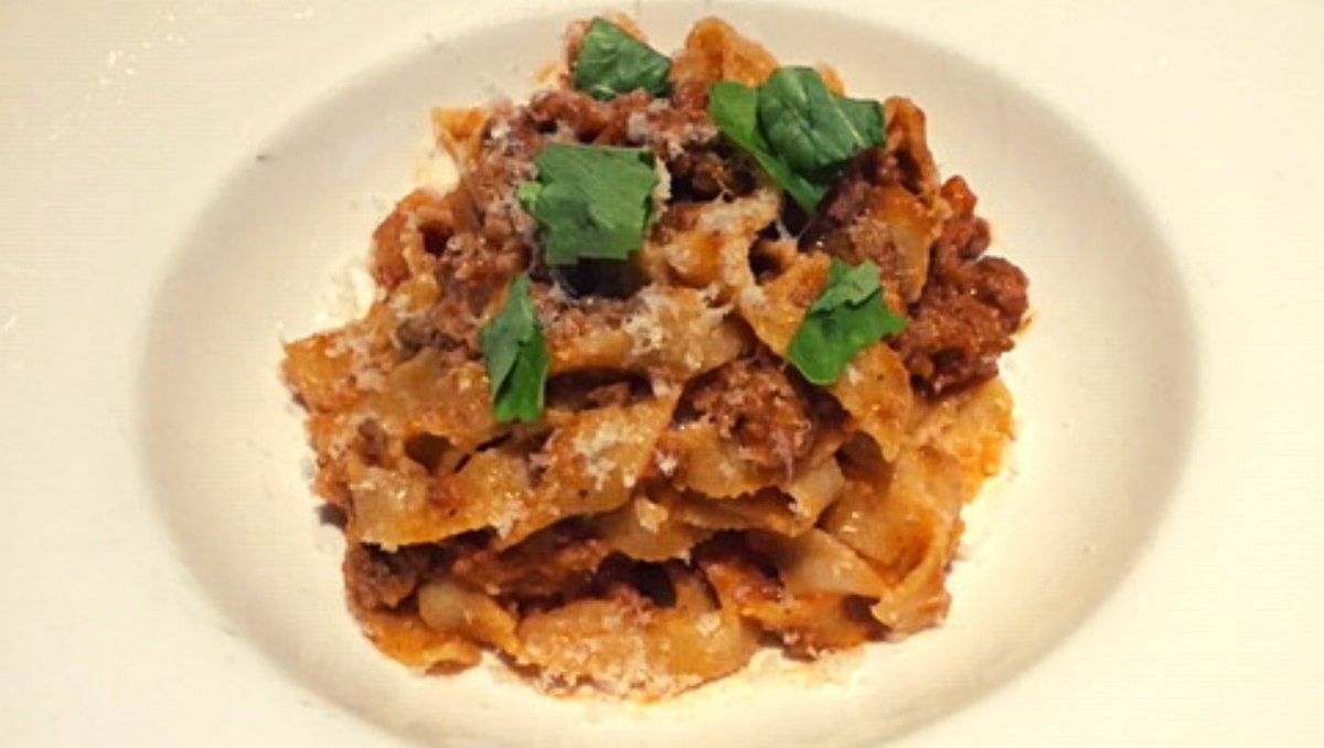 Westside_Tavern's tweet photo. Chef Ben's Housemade Tagliatelle Beef &amp; Prosciutto Bolognese! Join us for outdoor dining, get it to go...or order our Pasta Kit &amp; a bottle of wine, all set for the weekend. #food #foodie #dinner #yummy #yum #foodlover #supportlocal #restaurant https://t.co/58hPO25vd1