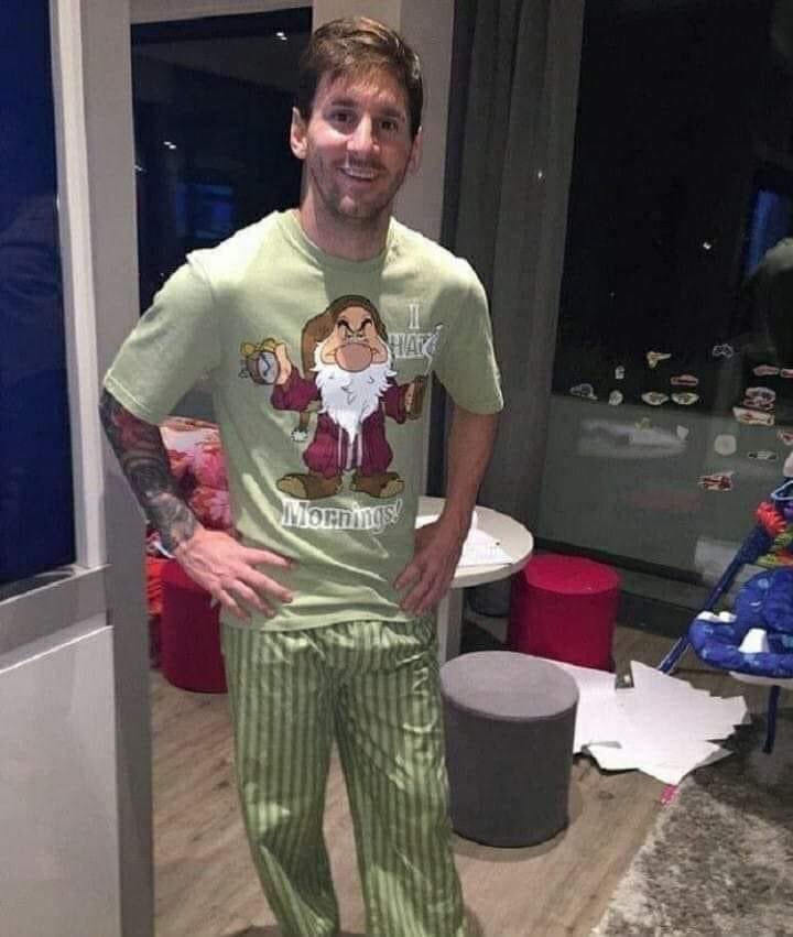 LautaroFord's tweet photo. La mamá de mi amigo : a qué hora se va a ir tu amigo

Yo :dónde van a poner el colchón  ? https://t.co/FqnwiqIJkv
